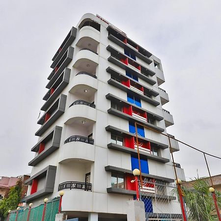 Oyo 16826 Hotel Marvel Inn Ahmedabad Exterior photo