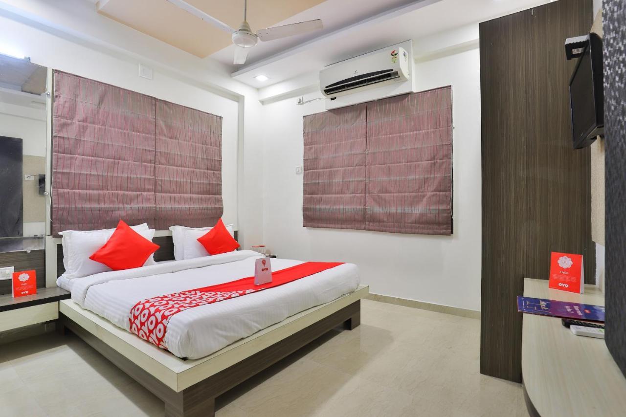 Oyo 16826 Hotel Marvel Inn Ahmedabad Exterior photo
