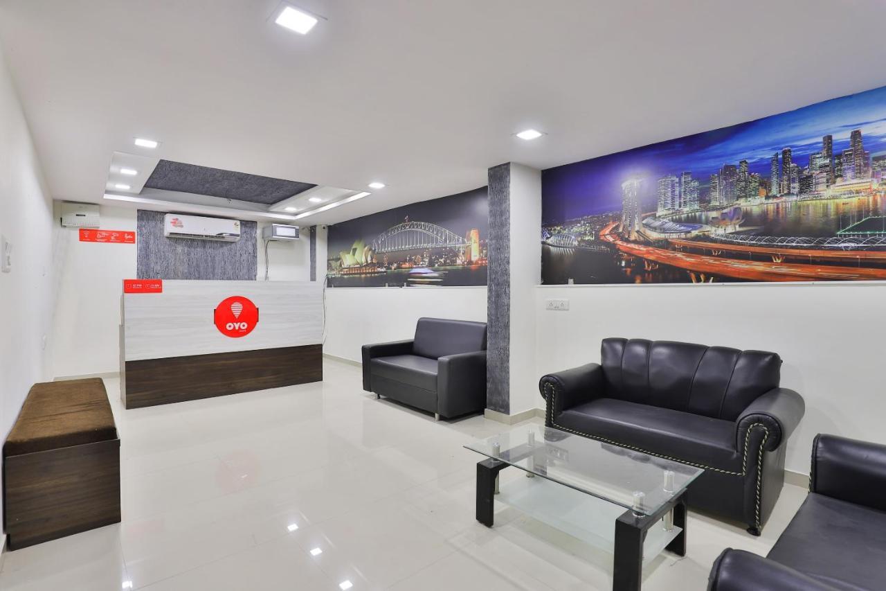 Oyo 16826 Hotel Marvel Inn Ahmedabad Exterior photo