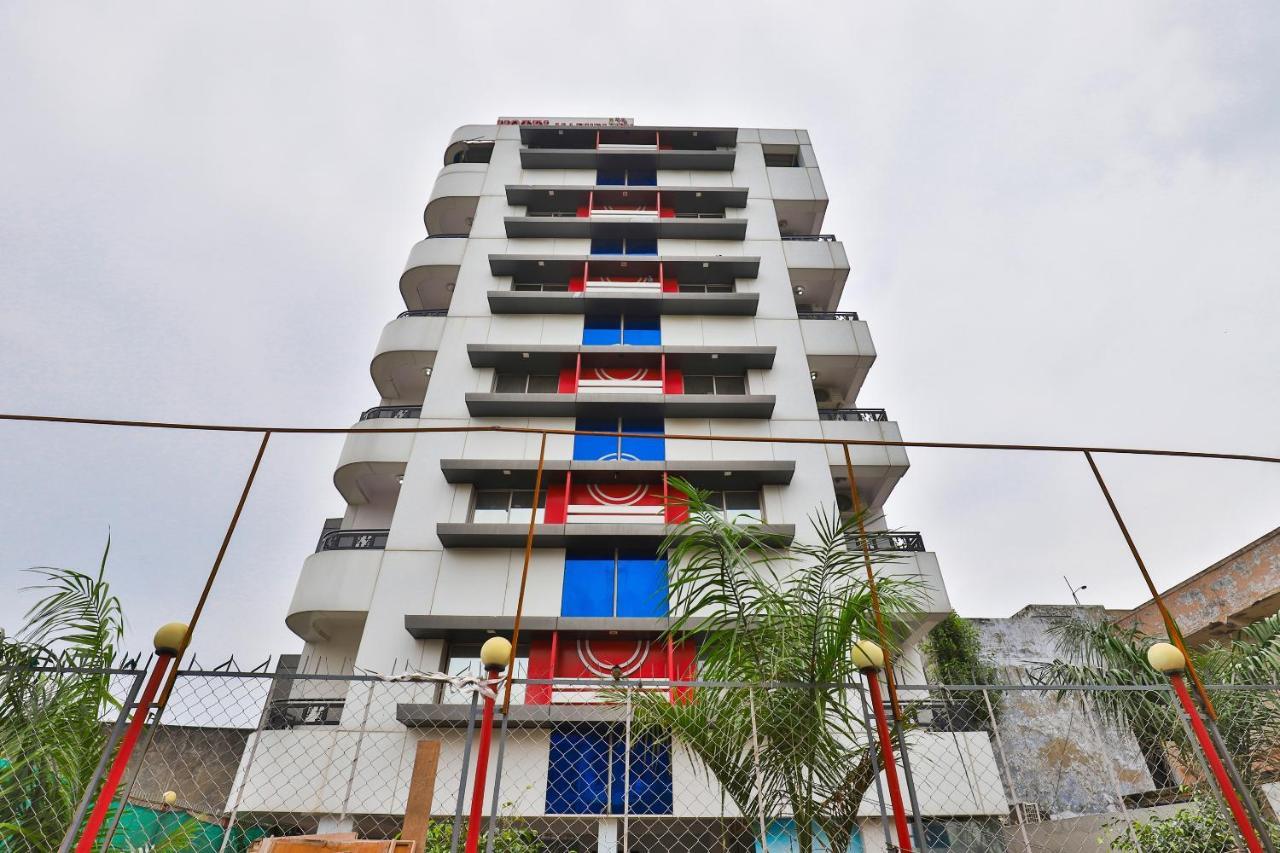 Oyo 16826 Hotel Marvel Inn Ahmedabad Exterior photo